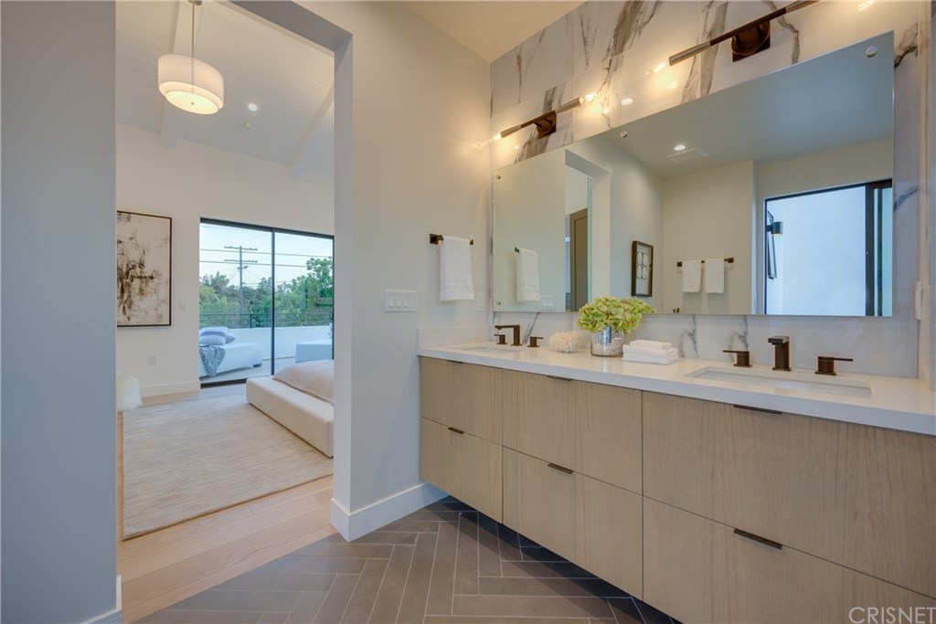 4161 Sunnyside Avenue Los Angeles, CA 90066 - Photo 42 of 58