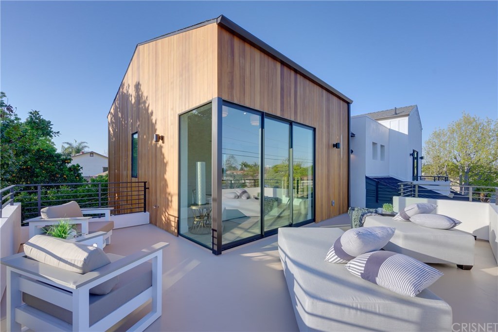 4161 Sunnyside Avenue Los Angeles, CA 90066 - Photo 46 of 58