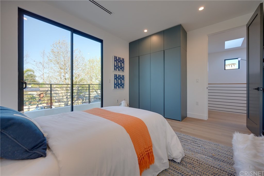 4161 Sunnyside Avenue Los Angeles, CA 90066 - Photo 53 of 58