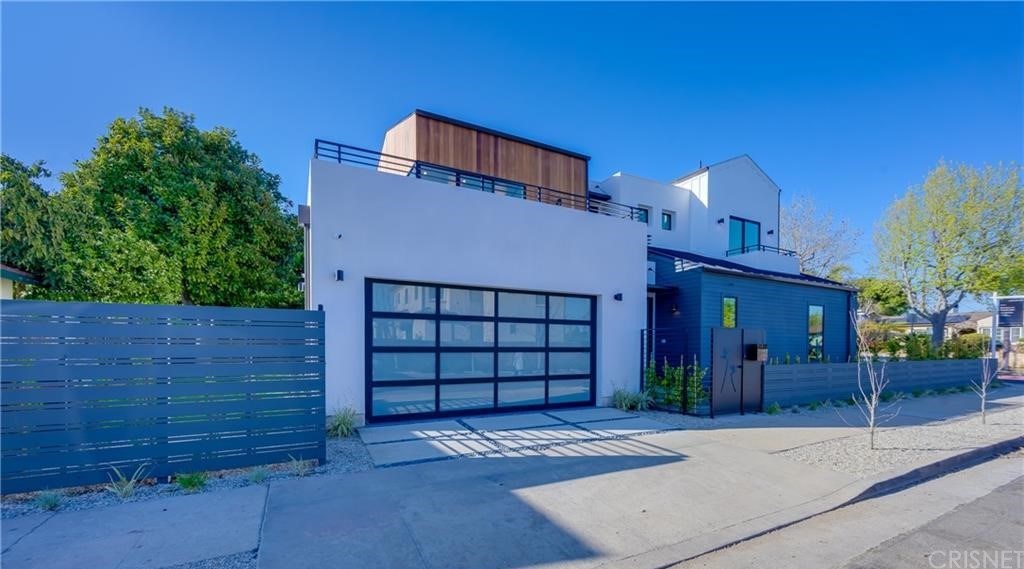 4161 Sunnyside Avenue Los Angeles, CA 90066 - Photo 7 of 58