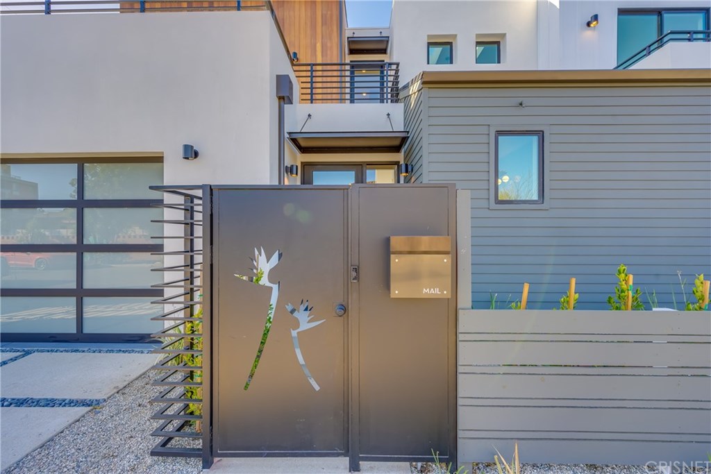 4161 Sunnyside Avenue Los Angeles, CA 90066 - Photo 8 of 58