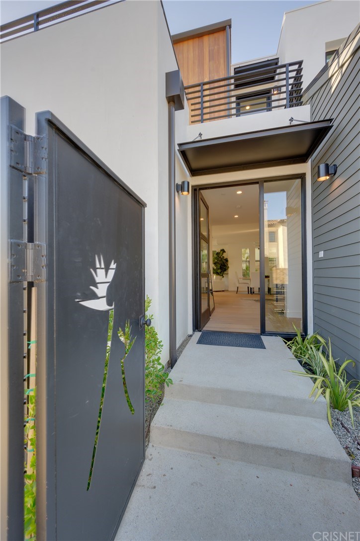 4161 Sunnyside Avenue Los Angeles, CA 90066 - Photo 10 of 58