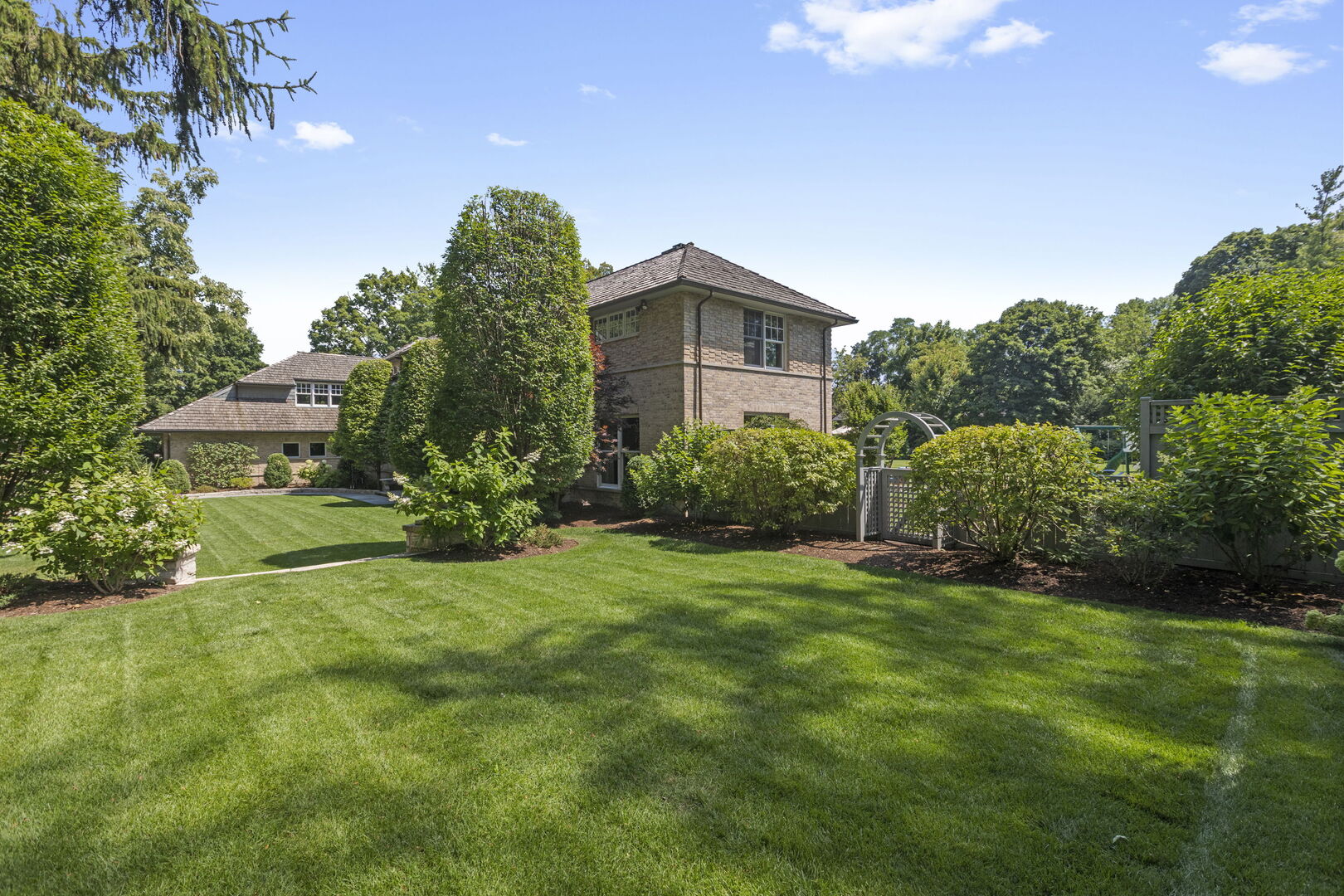 1177 Edgewood Road Lake Forest, IL 60045 - Photo 44 of 54 Gallery Image 44