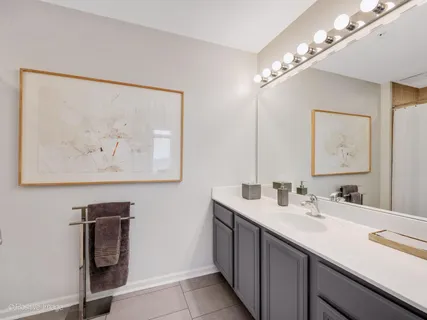 $299,000 | 1 South Lincoln Avenue, Unit 410, Lombard, IL 60148