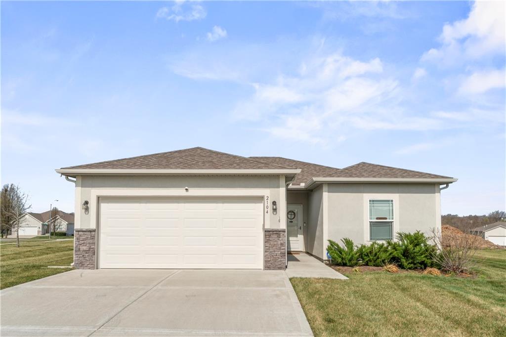 2104 Crestview Place Raymore, MO 64083 - Photo 3 of 28