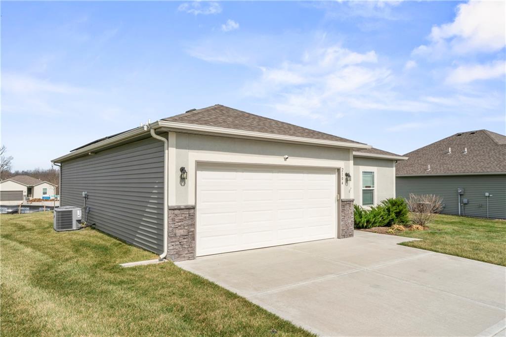 2104 Crestview Place Raymore, MO 64083 - Photo 5 of 28