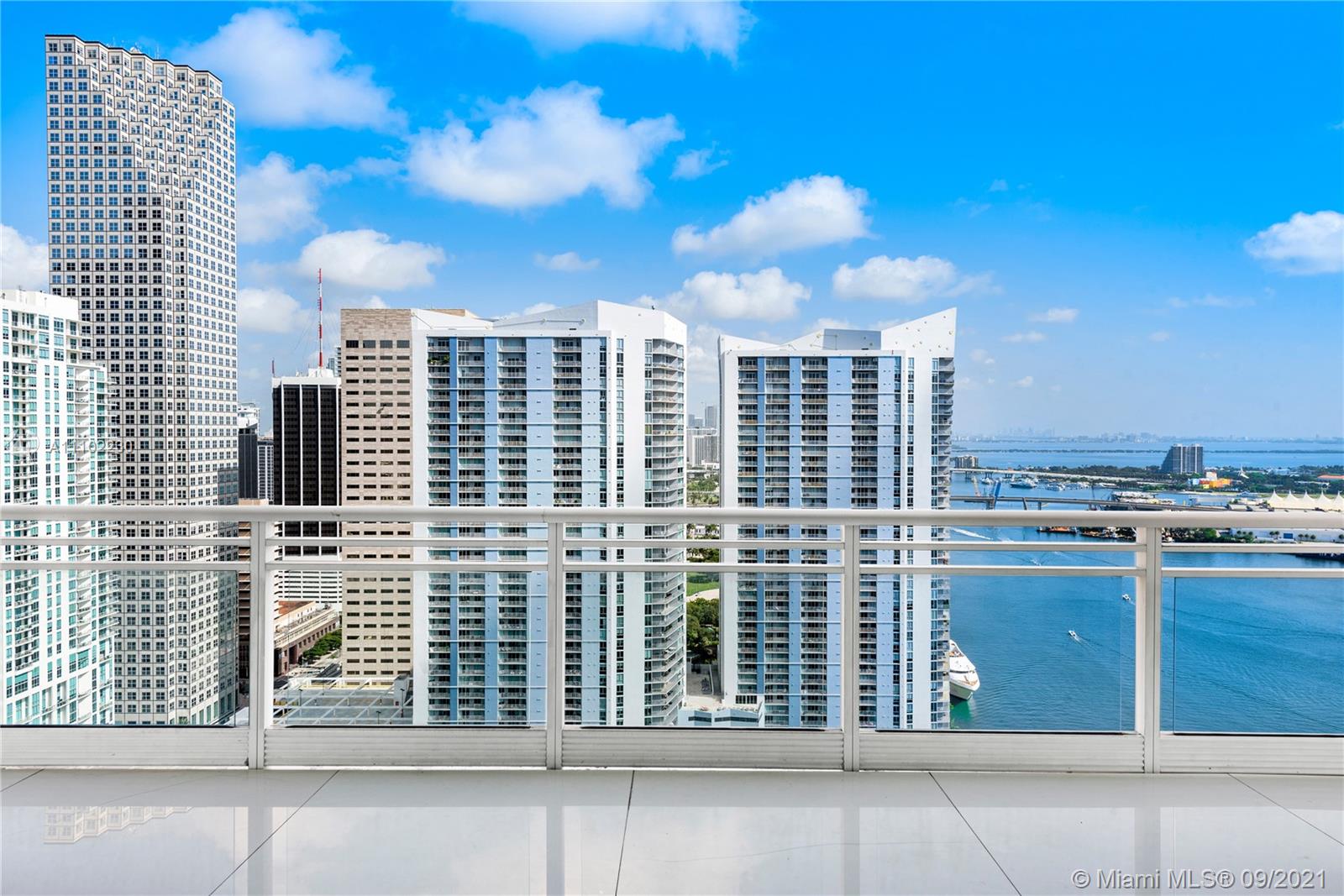 900 Brickell Key Boulevard, Unit 2902 Miami, FL 33131 - Photo 6 of 32 a view of a balcony