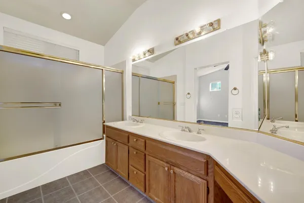 $560,000 | 69 Reynolds Way, Lodi, CA 95242