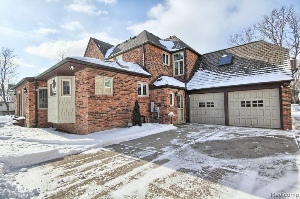 1142 Audubon Road Grosse Pointe, MI 48230 - Photo 6 of 8 2_Car_Garage.jpg