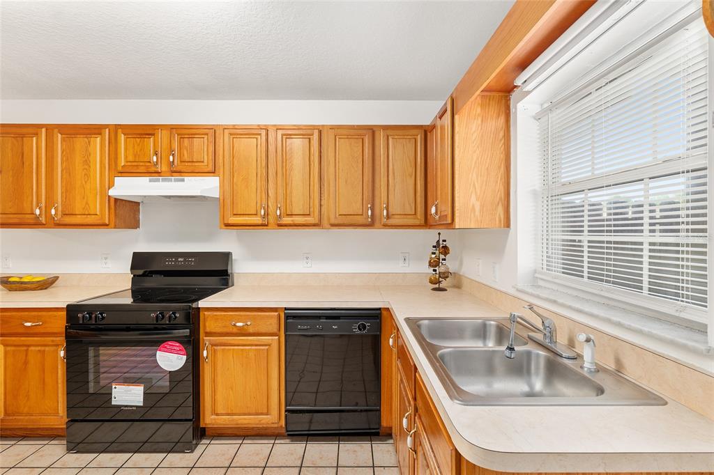 11191 Southeast 55th Avenue Road, Unit 401 Belleview, FL 34420 - Photo 4 of 21