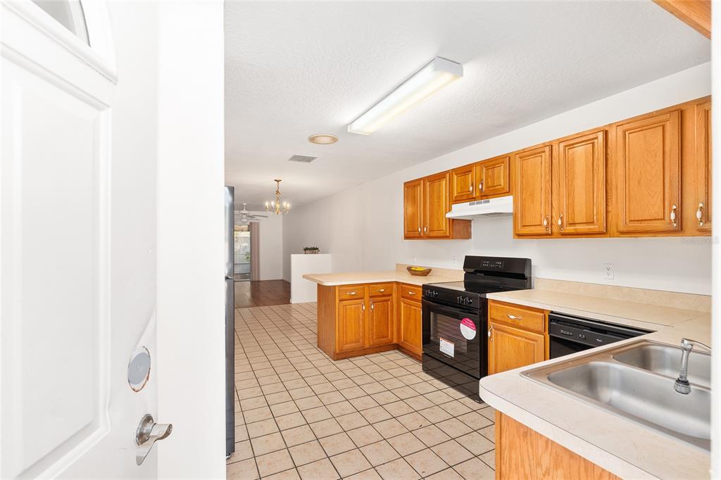 11191 Southeast 55th Avenue Road, Unit 401 Belleview, FL 34420 - Photo 6 of 21