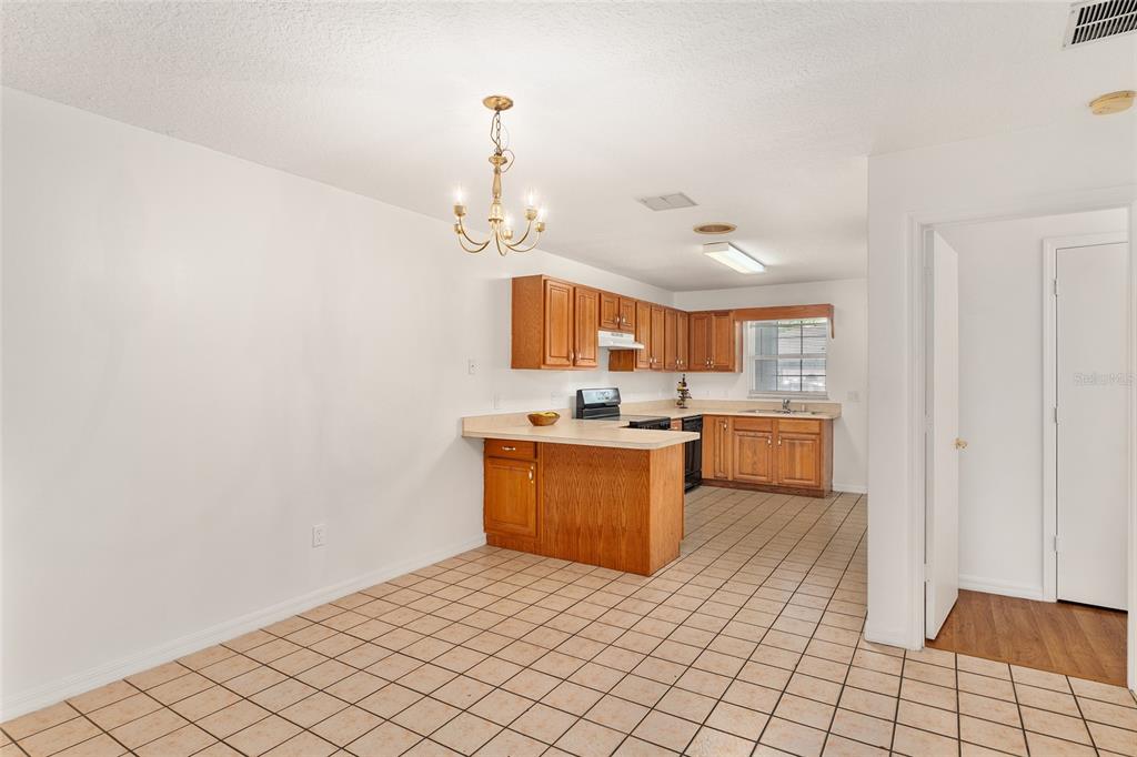 11191 Southeast 55th Avenue Road, Unit 401 Belleview, FL 34420 - Photo 7 of 21