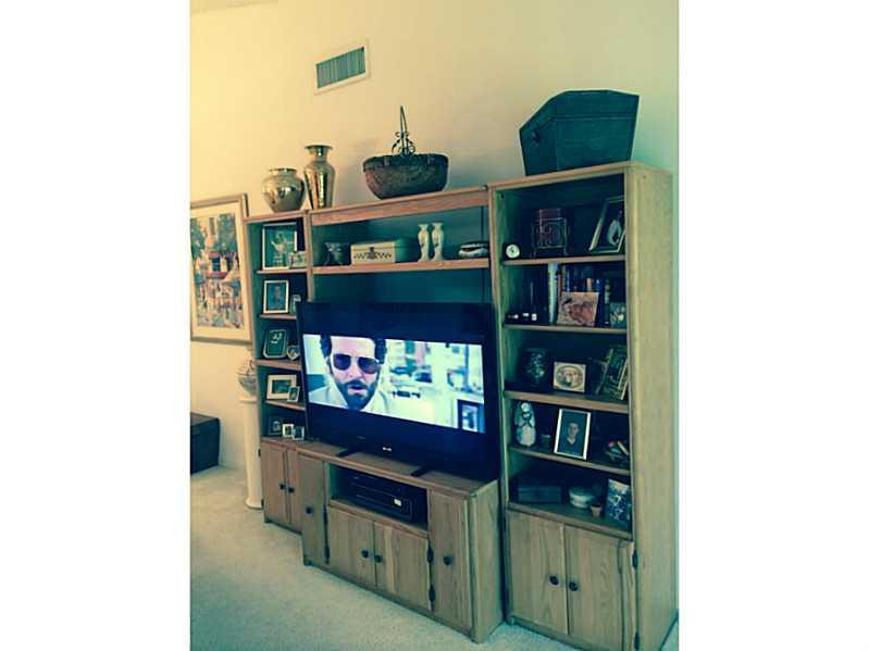22100 Palms Way, Unit 203 Boca Raton, FL 33433 - Photo 11 of 20 Living Room