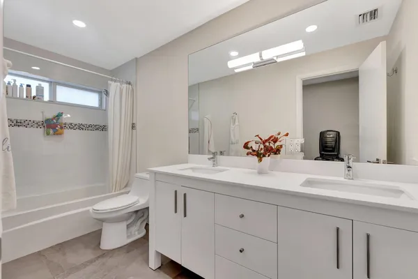 $4,000 | 3501 Keyser Avenue, Unit 1, Hollywood, FL 33021