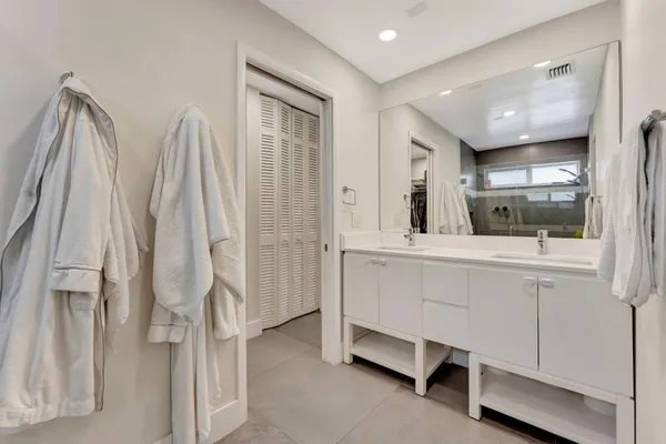 $4,000 | 3501 Keyser Avenue, Unit 1, Hollywood, FL 33021