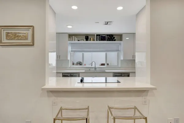 $4,000 | 3501 Keyser Avenue, Unit 1, Hollywood, FL 33021