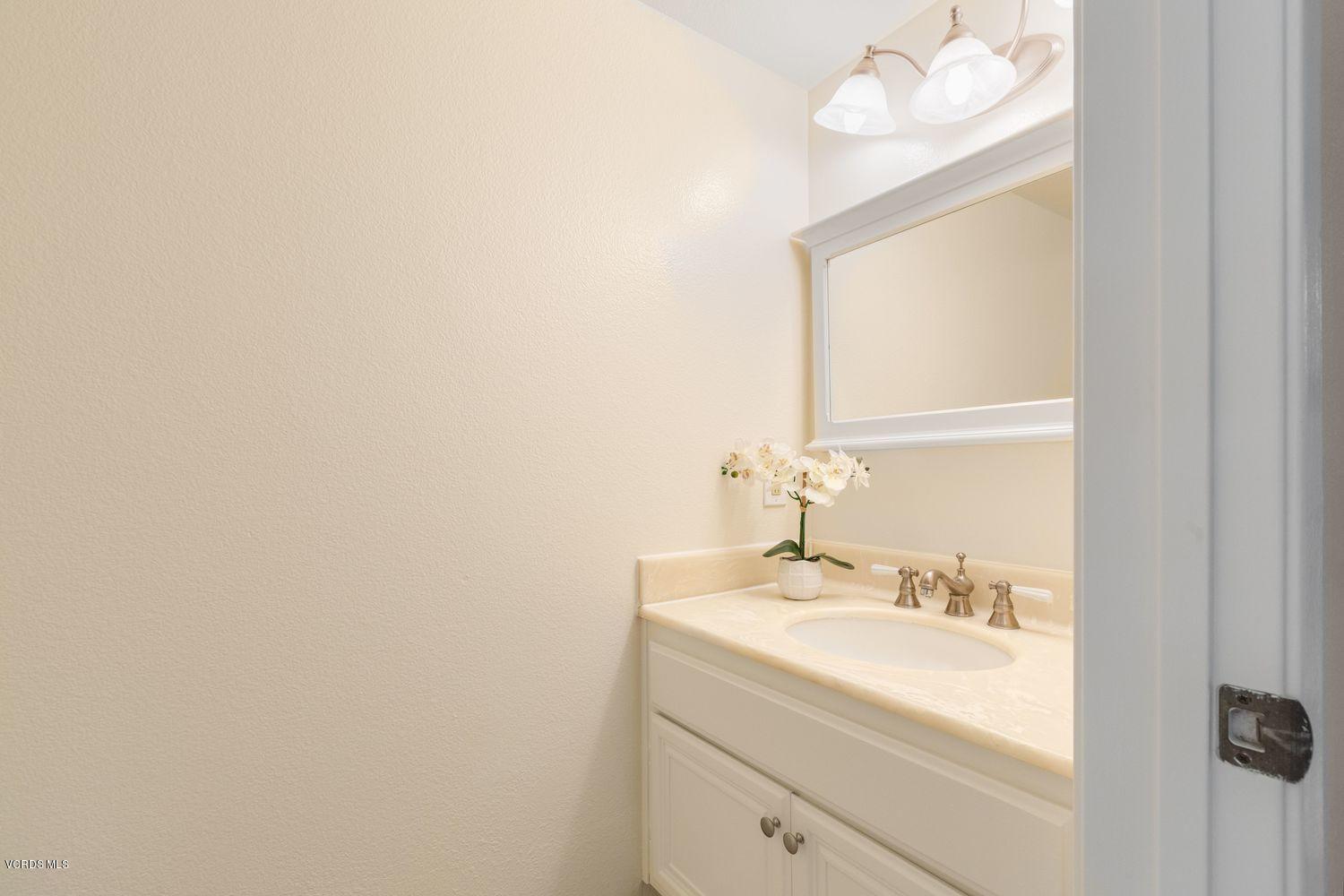 2731 Erringer Road, Unit 38 Simi Valley, CA 93065 - Photo 20 of 27 18