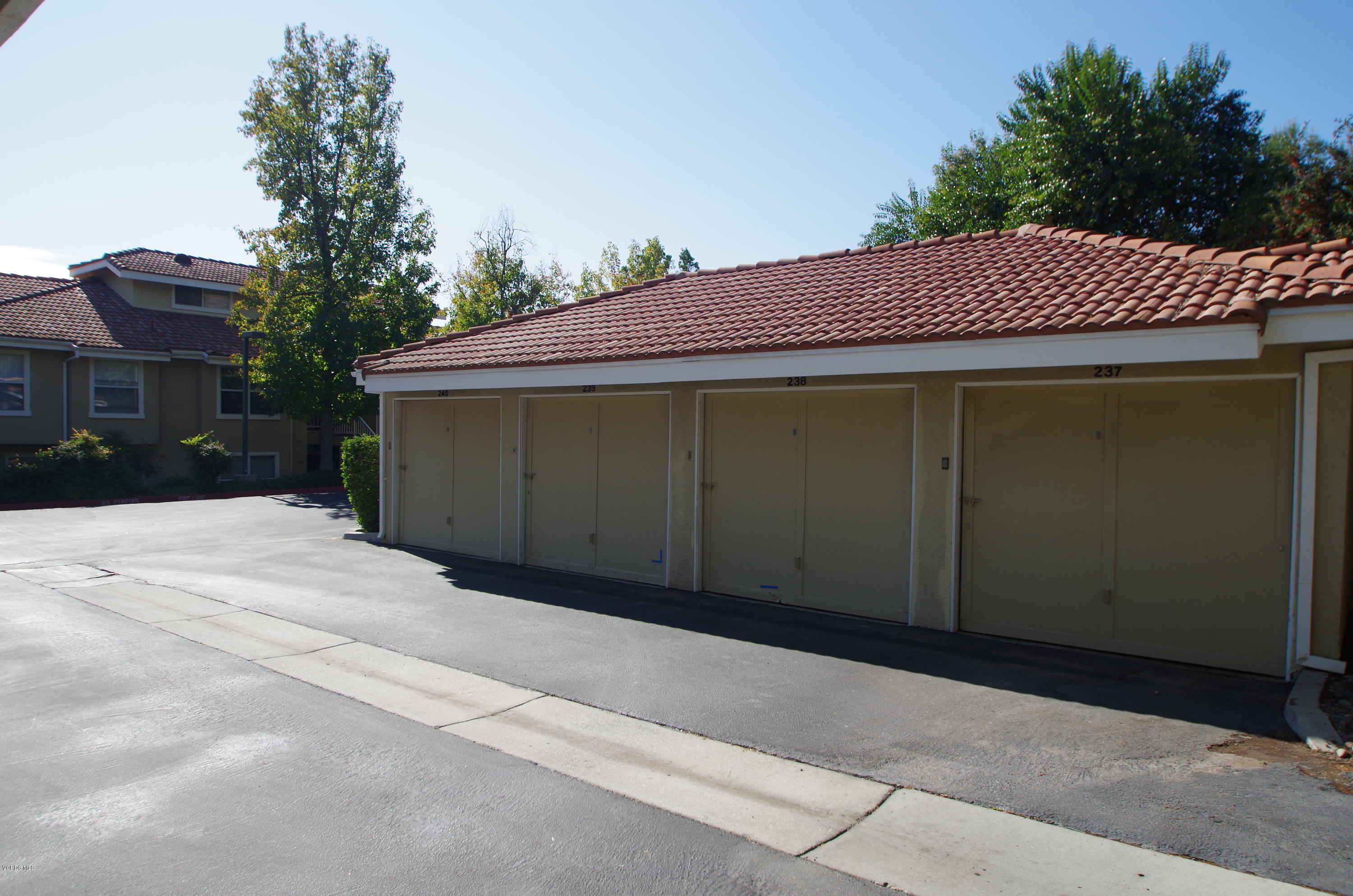 2731 Erringer Road, Unit 38 Simi Valley, CA 93065 - Photo 21 of 27 20