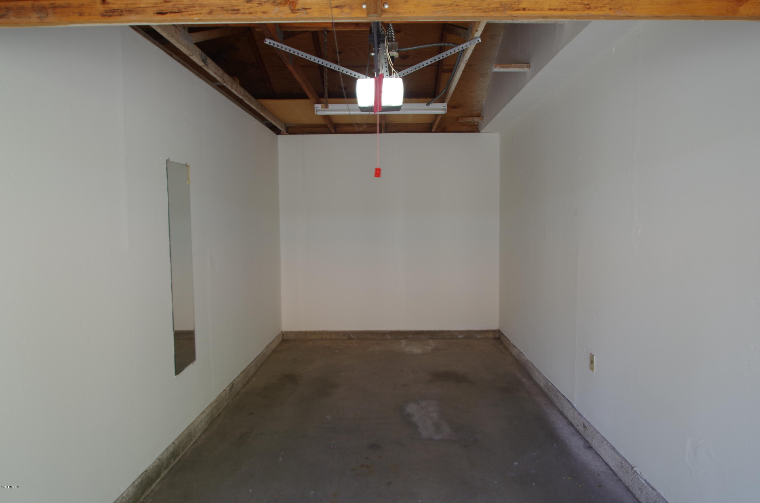 2731 Erringer Road, Unit 38 Simi Valley, CA 93065 - Photo 22 of 27 21