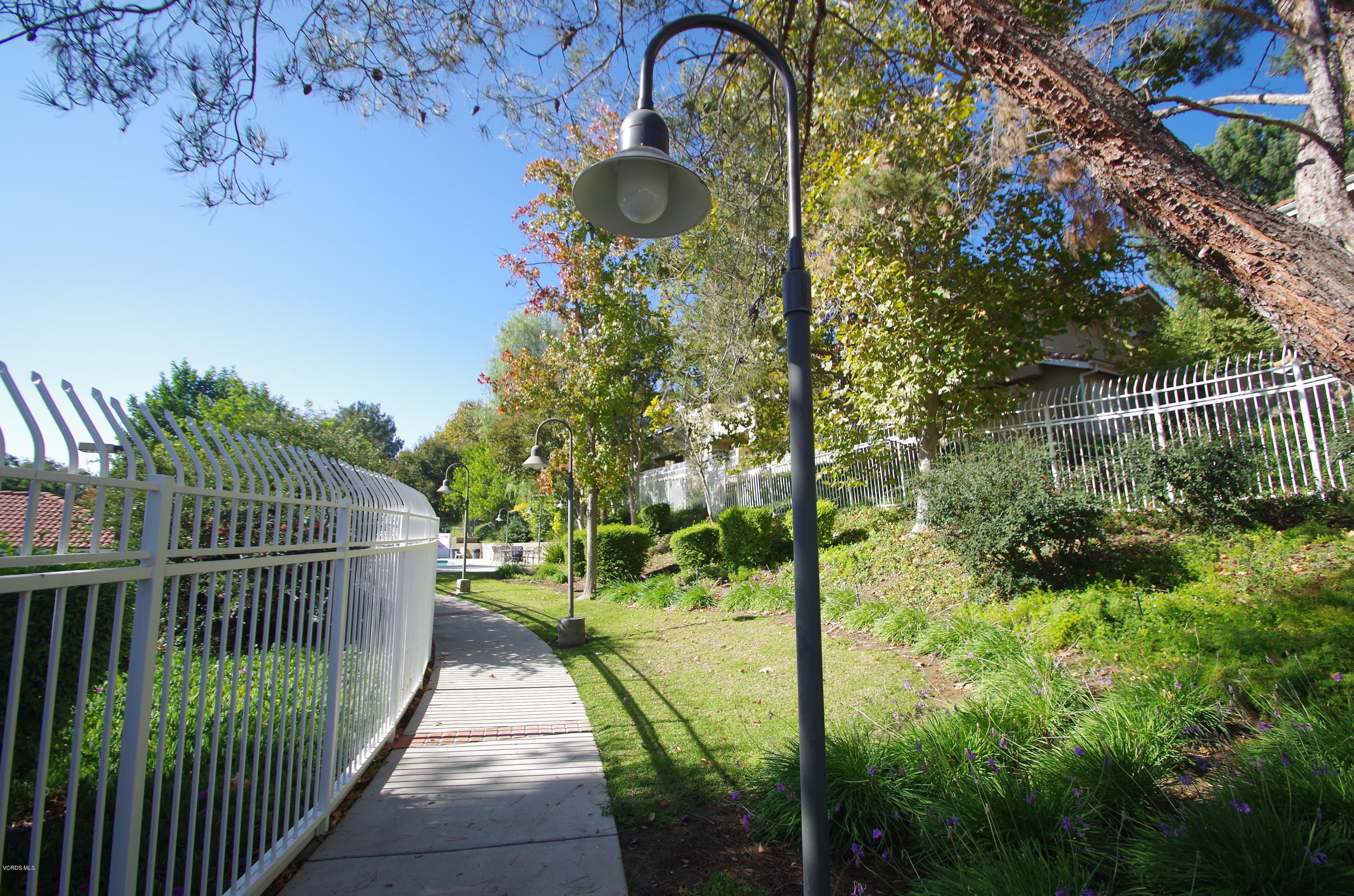 2731 Erringer Road, Unit 38 Simi Valley, CA 93065 - Photo 25 of 27 24