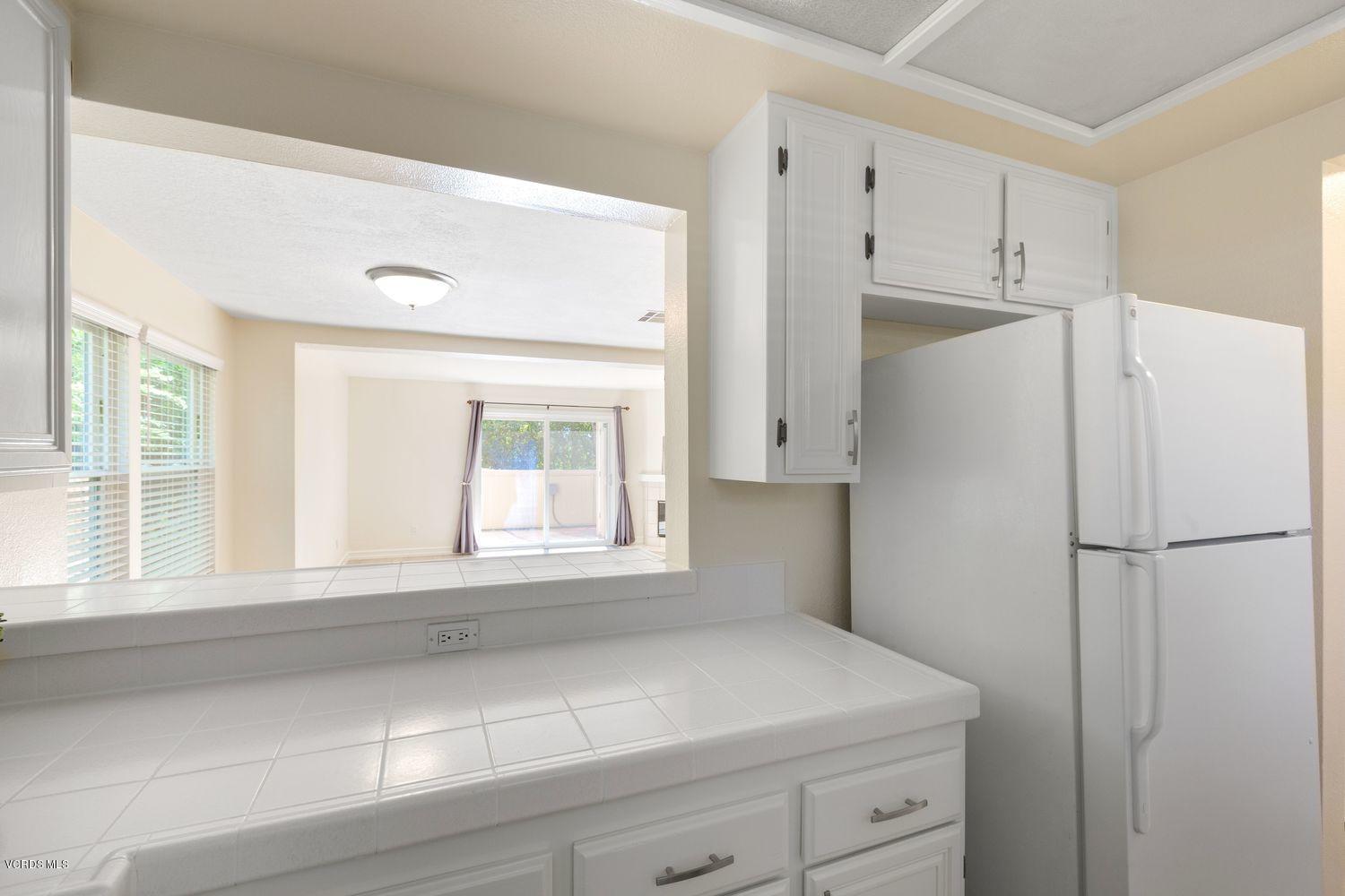 2731 Erringer Road, Unit 38 Simi Valley, CA 93065 - Photo 9 of 27 9