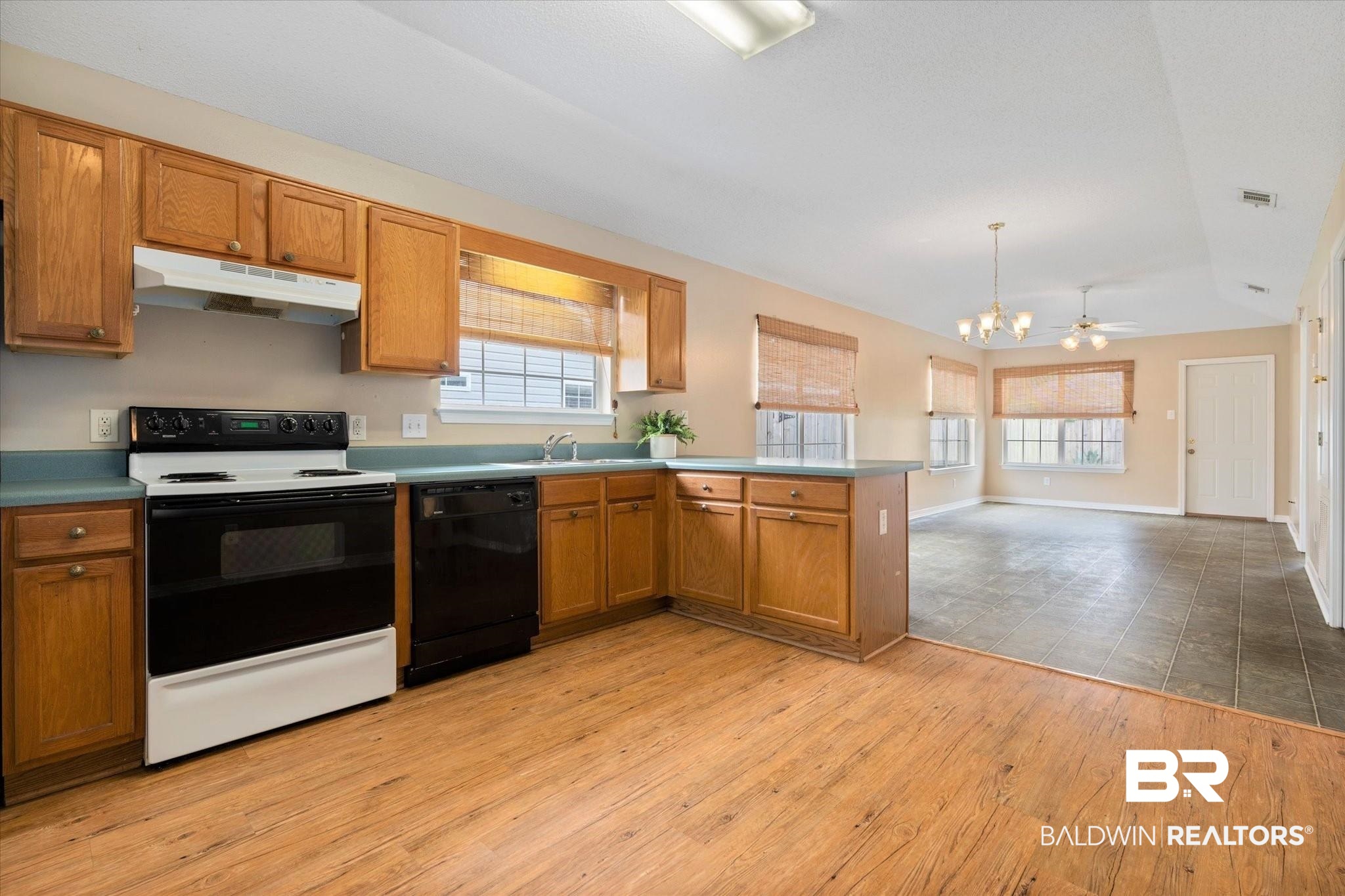 664 Willow Pointe Drive Mobile, AL 36695 - Photo 3 of 22