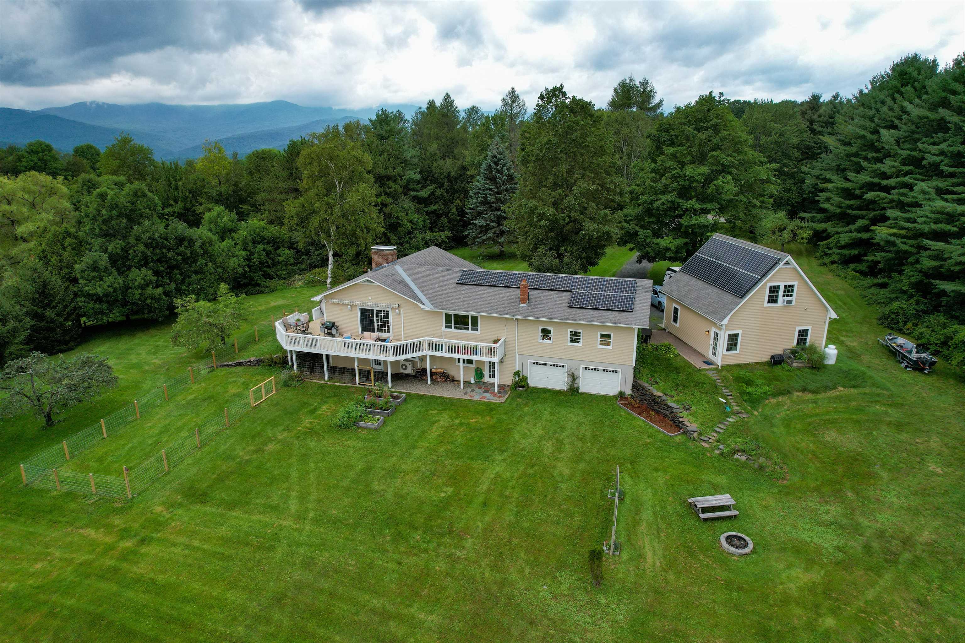 1566 Shaw Mansion Road Waterbury, VT 05677 - Photo 3 of 40 Gallery Image 3