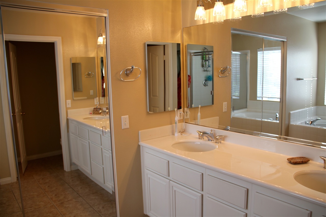 354 Spring Canyon Way Oceanside, CA 92057 - Photo 17 of 24