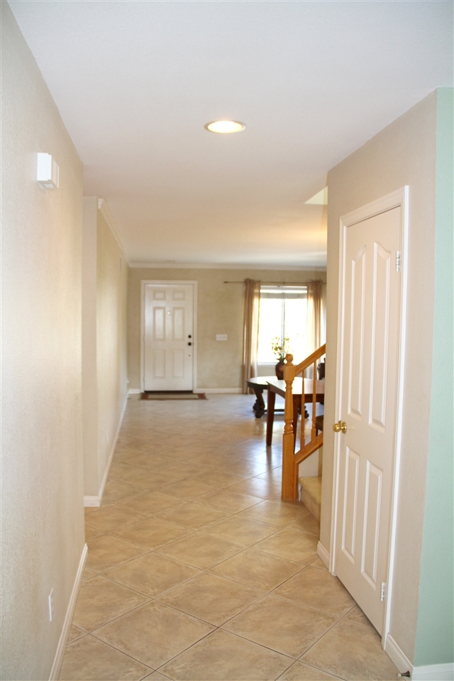 354 Spring Canyon Way Oceanside, CA 92057 - Photo 7 of 24