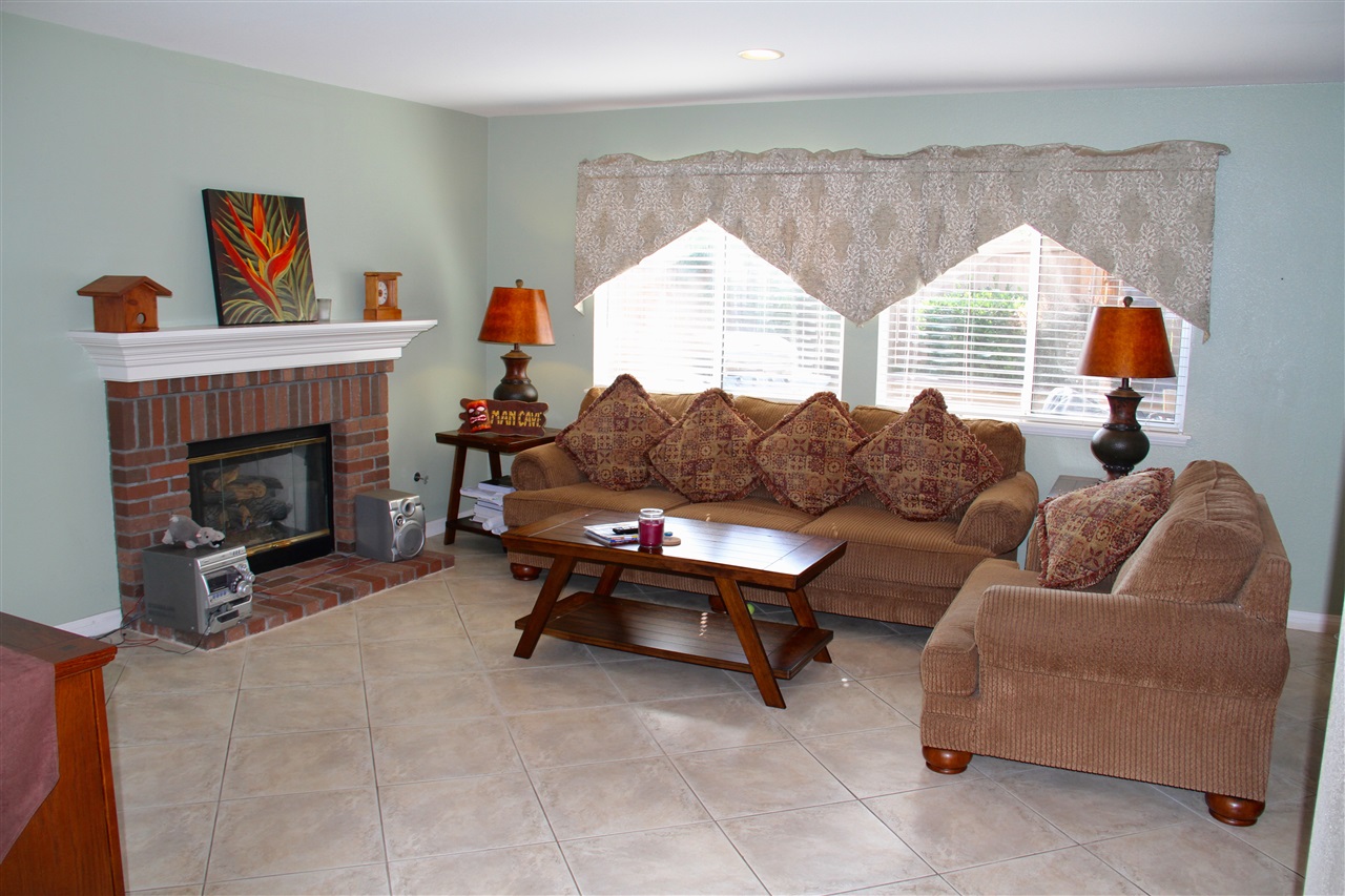 354 Spring Canyon Way Oceanside, CA 92057 - Photo 8 of 24