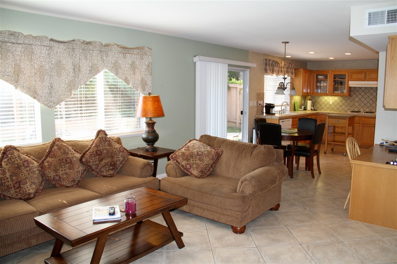 354 Spring Canyon Way Oceanside, CA 92057 - Photo 9 of 24