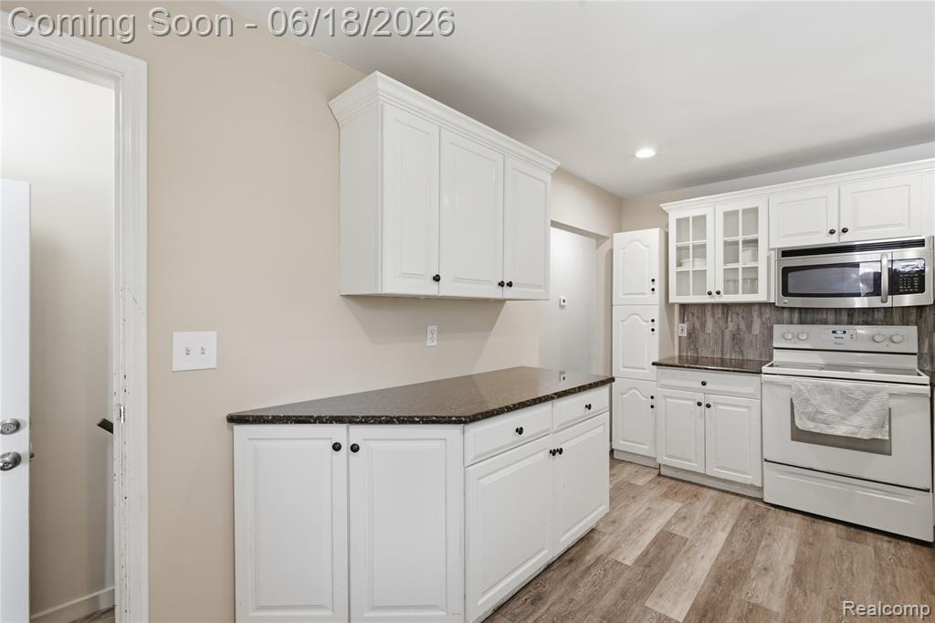 3408 North River Road Fort Gratiot, MI 48059 - Photo 8 of 39