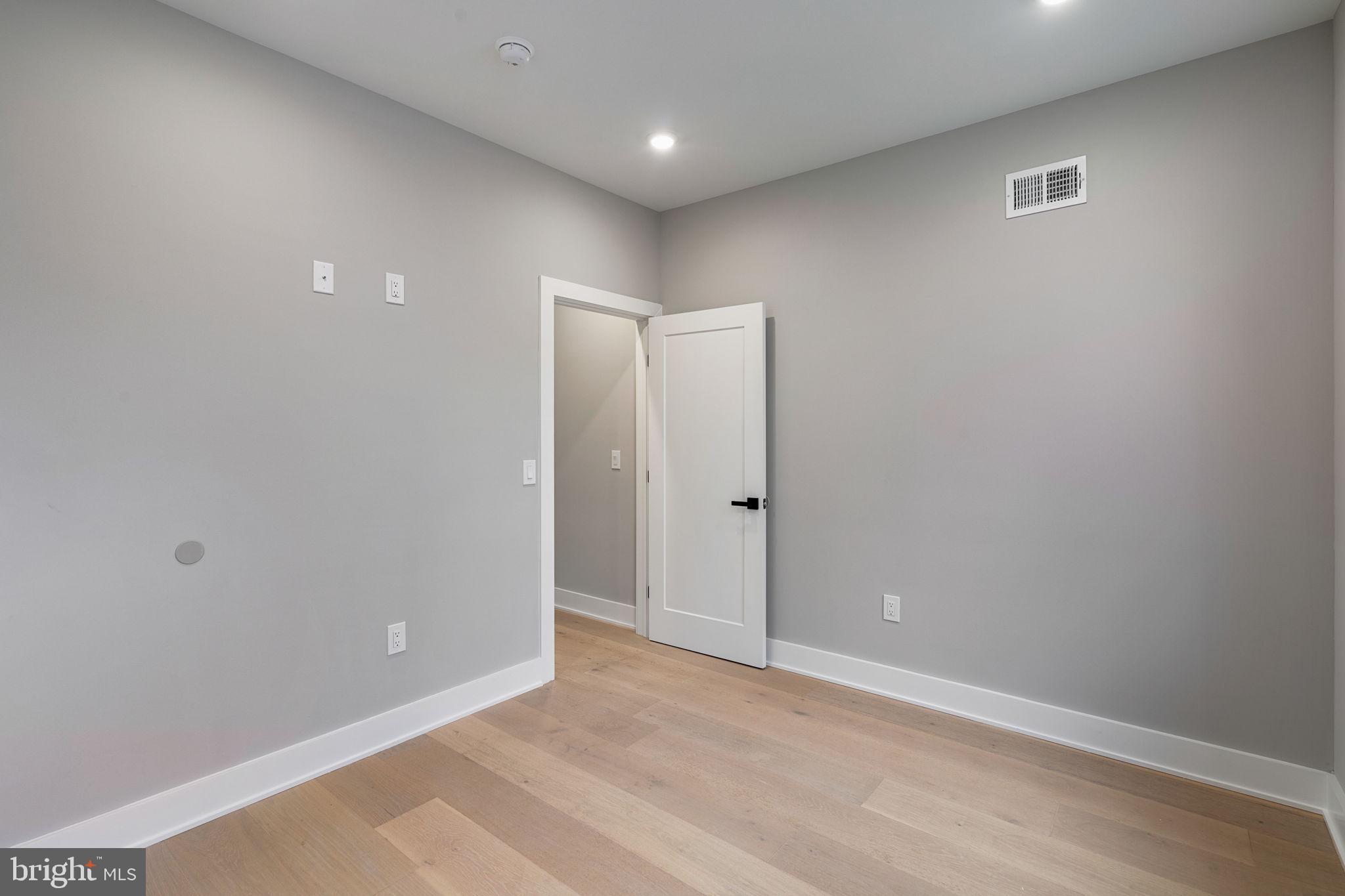 717 Mercy Street Philadelphia, PA 19148 - Photo 25 of 48 a view of an empty room