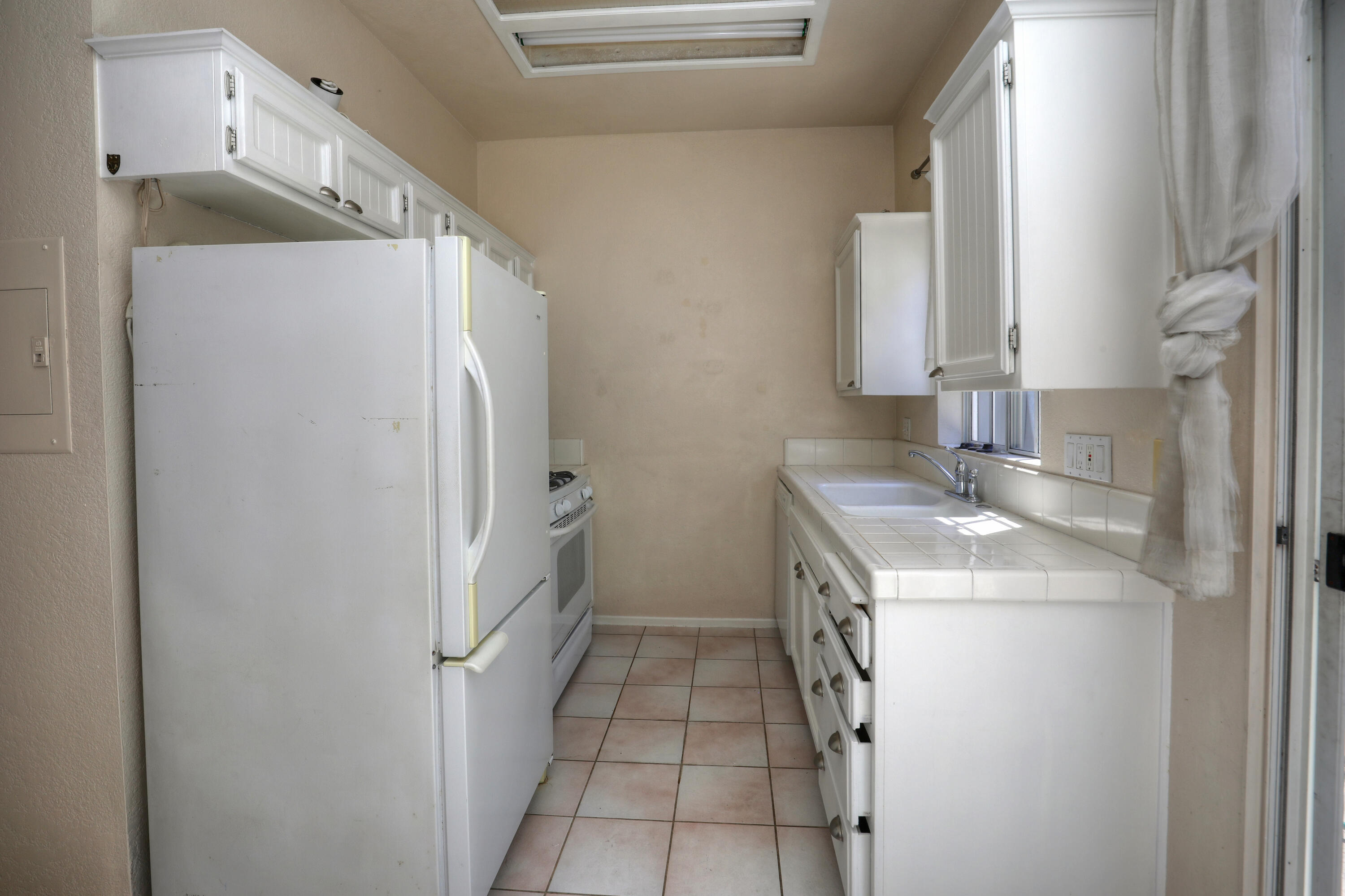 231 Mathilda Drive Goleta, CA 93117 - Photo 12 of 20 (14)