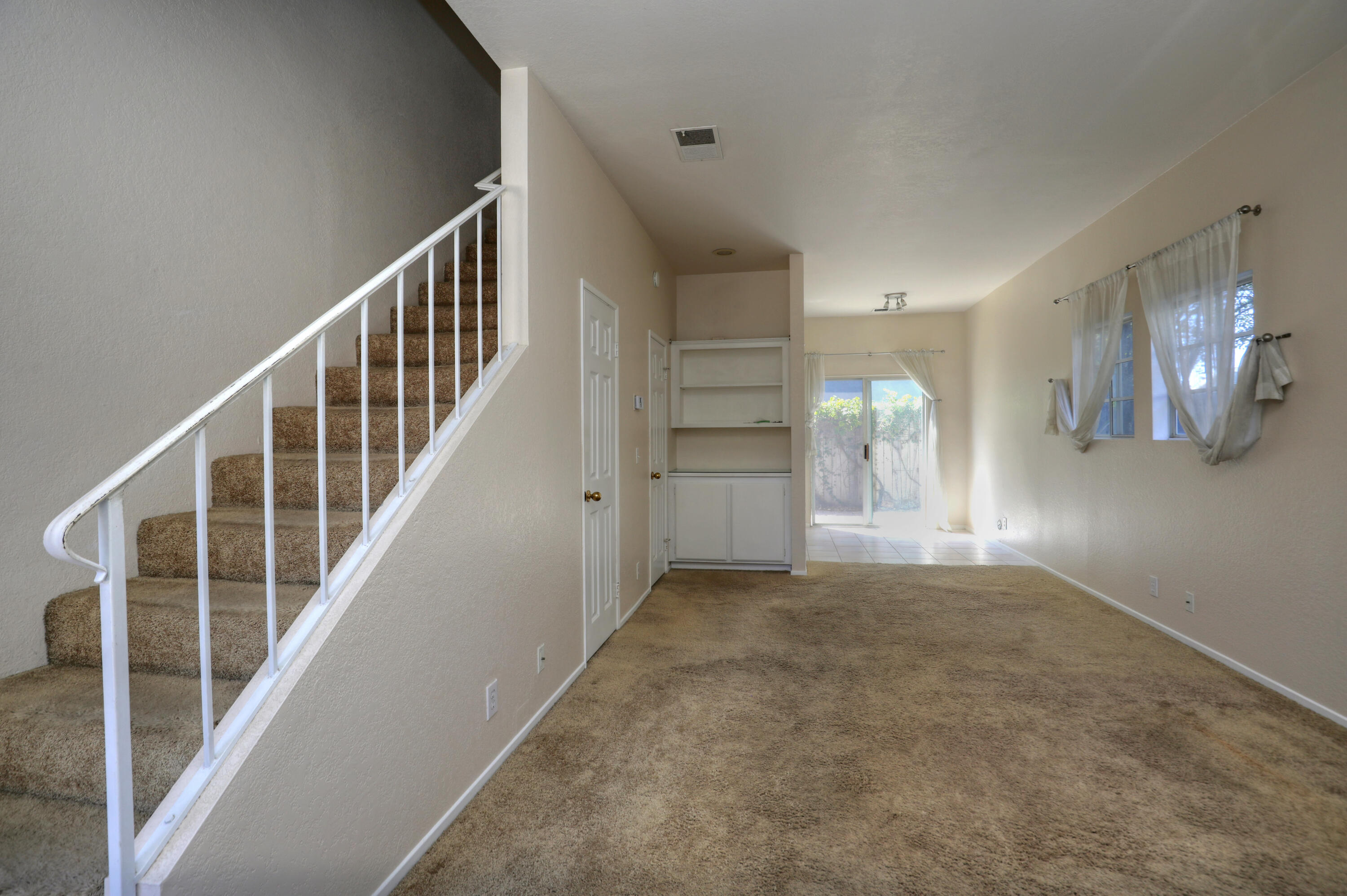 231 Mathilda Drive Goleta, CA 93117 - Photo 2 of 20 (17)