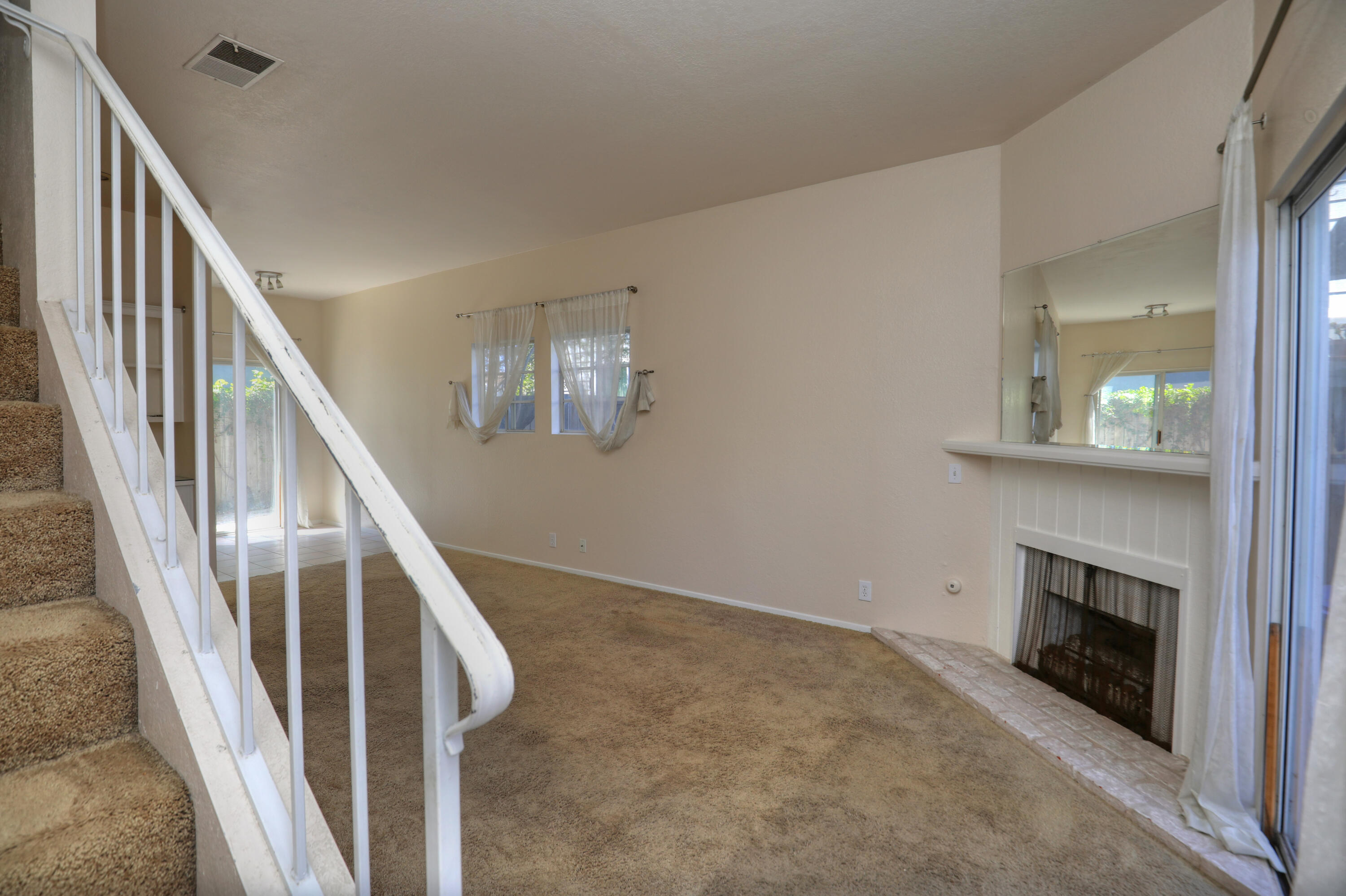 231 Mathilda Drive Goleta, CA 93117 - Photo 3 of 20 (18)