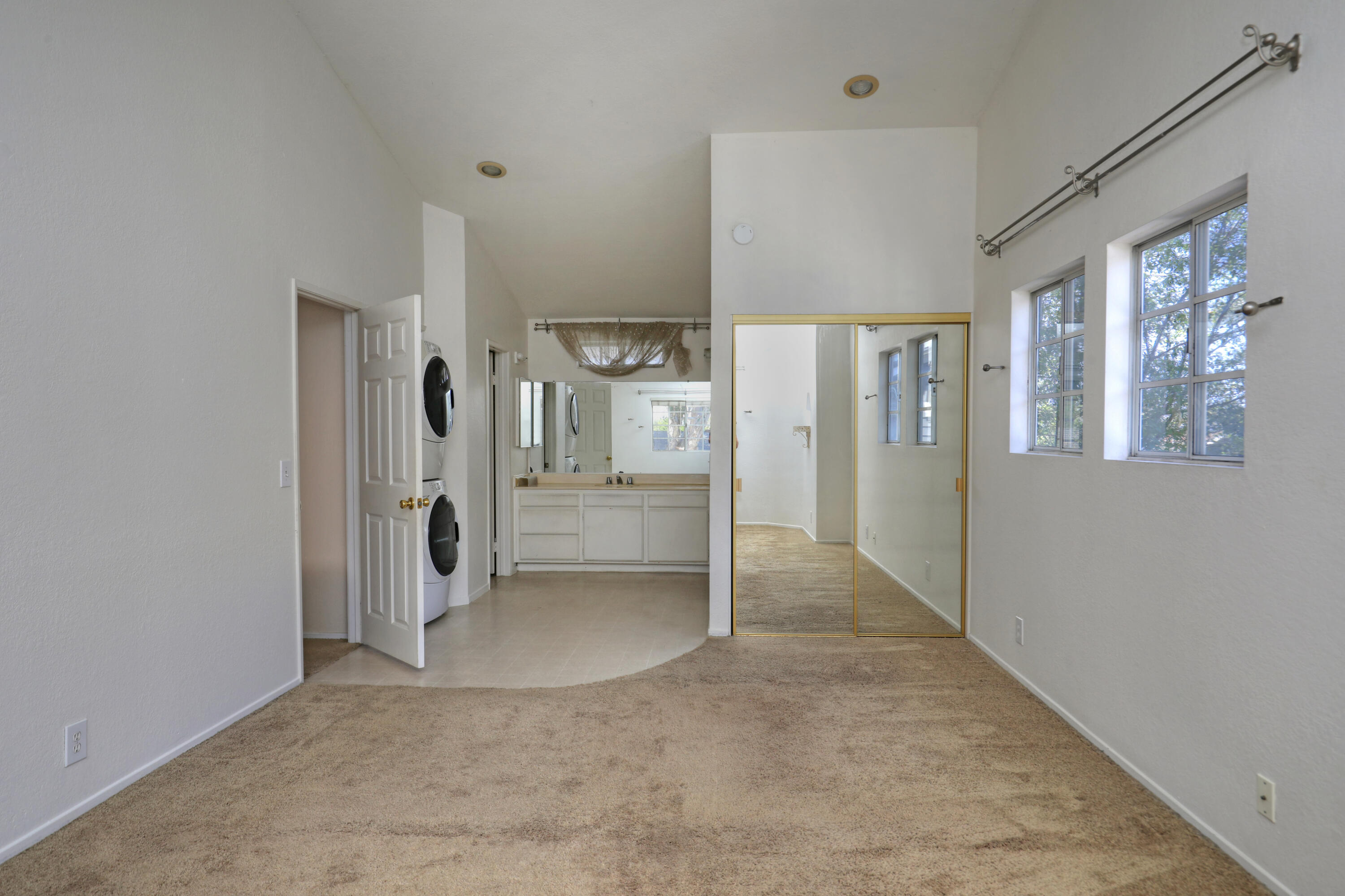 231 Mathilda Drive Goleta, CA 93117 - Photo 7 of 20 (11)