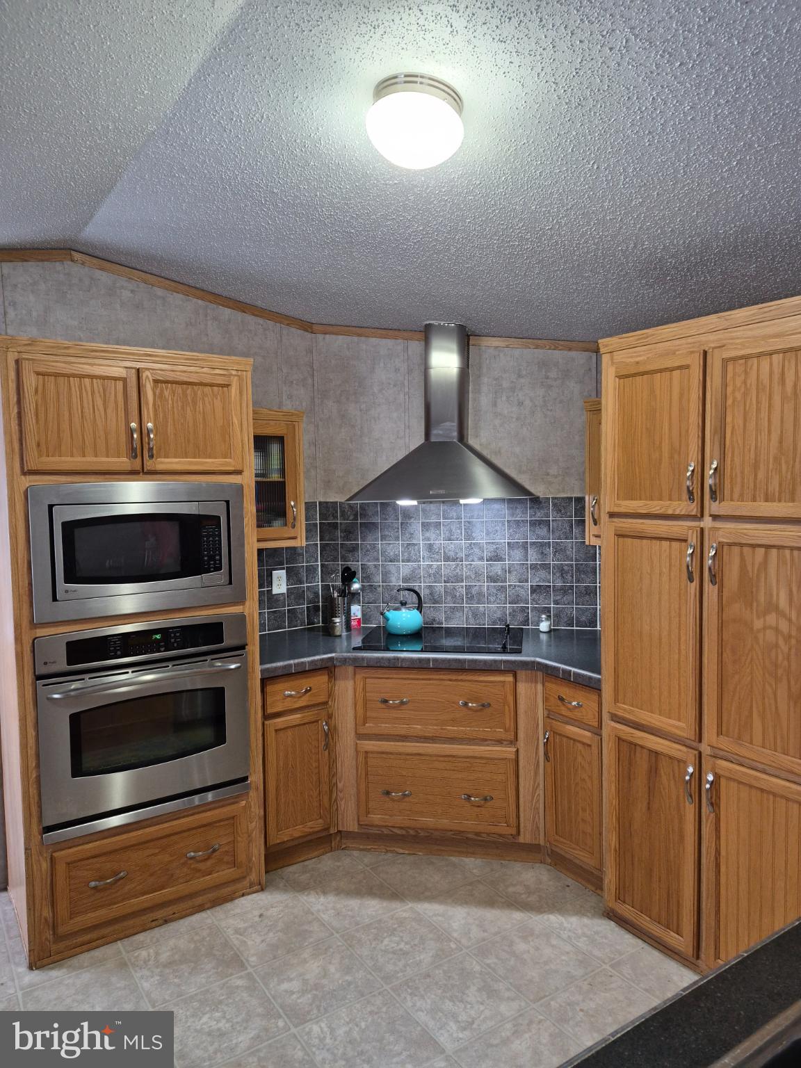 918 Decoy Way, Unit 171 Bear, DE 19701 - Photo 2 of 8 Cozy kitchen with modern appliances.