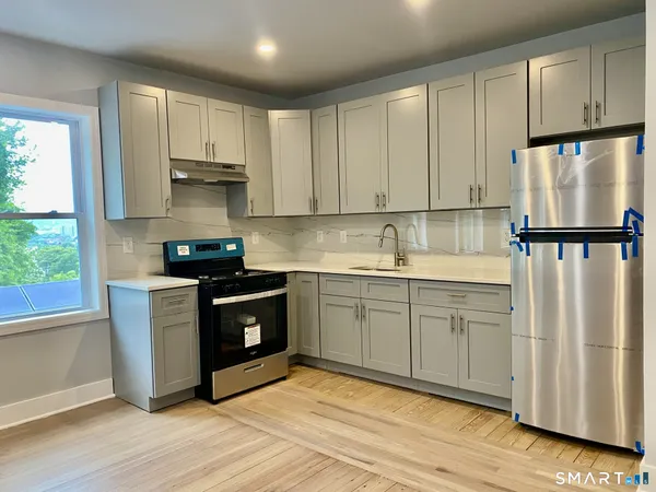 $2,800 | 218 Charles Street, Waterbury, CT 06708