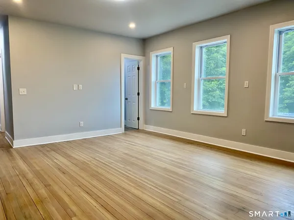 $2,800 | 218 Charles Street, Waterbury, CT 06708