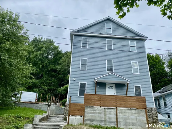 $2,800 | 218 Charles Street, Waterbury, CT 06708