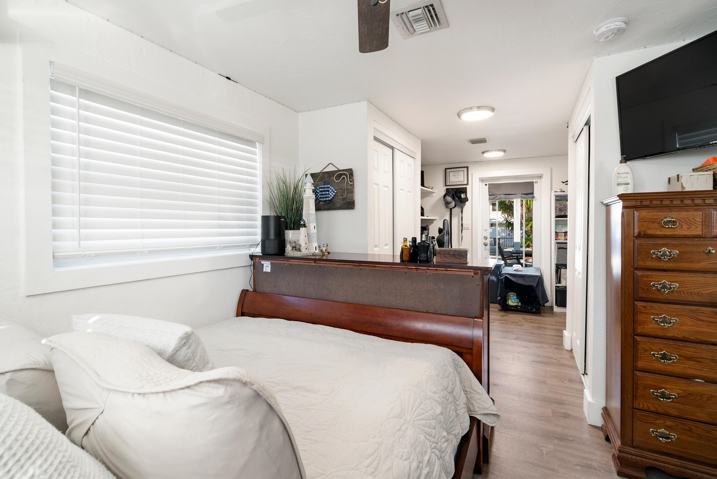 40 Orange Drive Key Largo, FL 33037 - Photo 11 of 30 Primary bedroom with ensuite