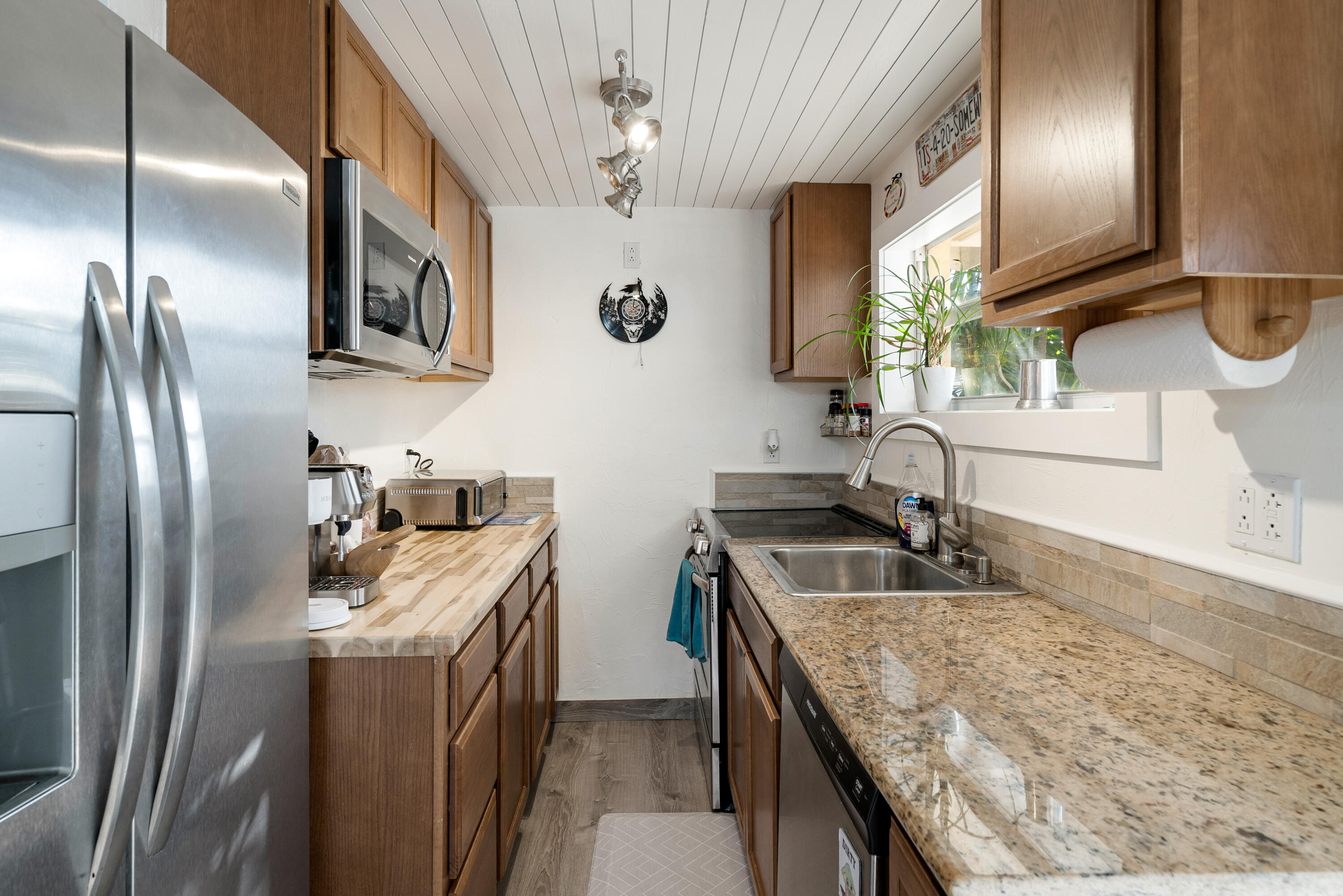 40 Orange Drive Key Largo, FL 33037 - Photo 7 of 30 Tastefully updated