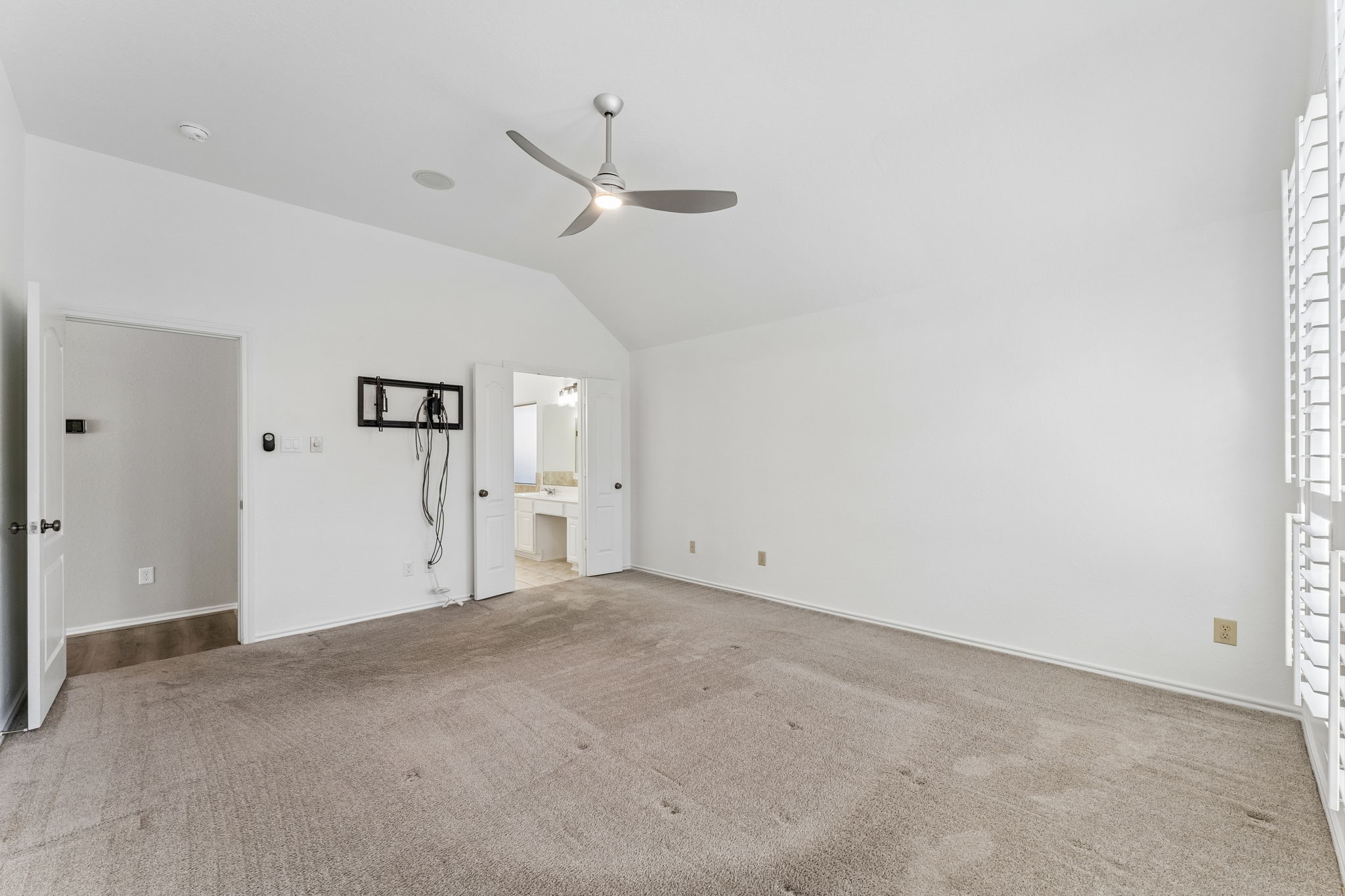 28510 Rustic Pines Court Spring, TX 77386 - Photo 10 of 39 Gallery Image 10