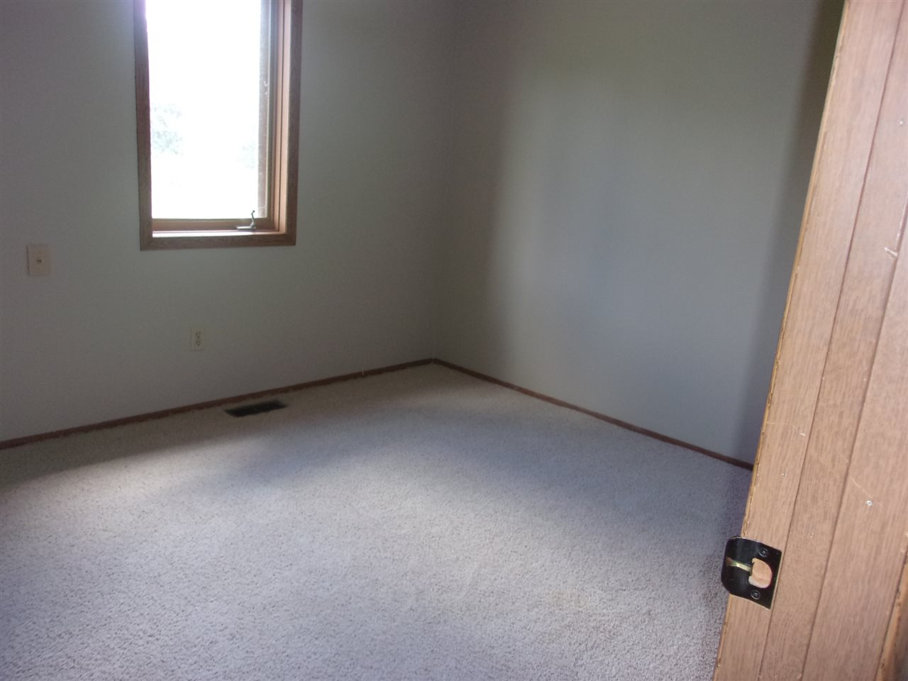 5467 South Crawford Road Mount Pleasant, MI 48858 - Photo 19 of 21 1804981-18.JPG