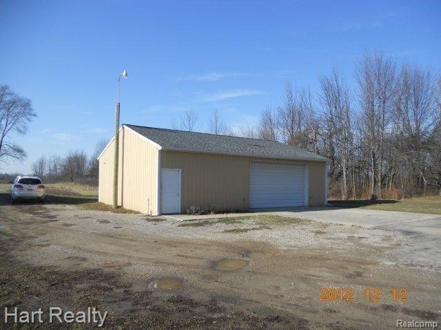 180 South Elba Road Lapeer, MI 48446 - Photo 2 of 20 DSCN9977.jpg