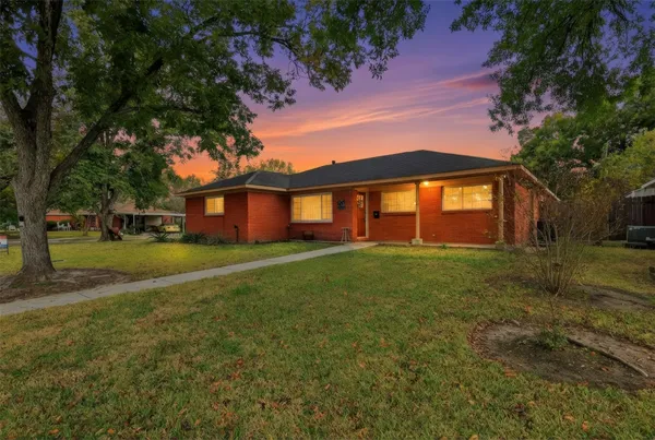 $285,000 | 1602 Easthaven Drive, Pasadena, TX 77506
