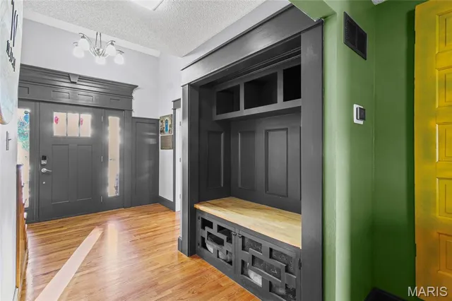 $479,000 | 6115 Terri Lynn Drive, St. Louis, MO 63123