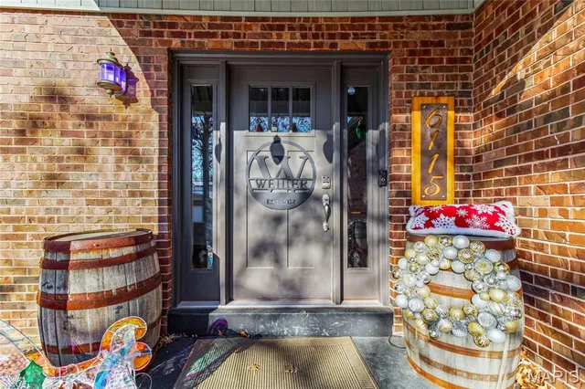 $479,000 | 6115 Terri Lynn Drive, St. Louis, MO 63123