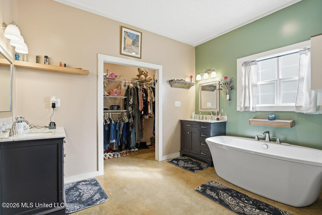 285 Magnolia Drive Raleigh, MS 39153 - Photo 22 of 34 Master Bath View 3